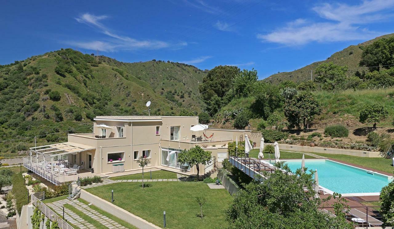 Sike Holiday Home Taormina Exterior foto